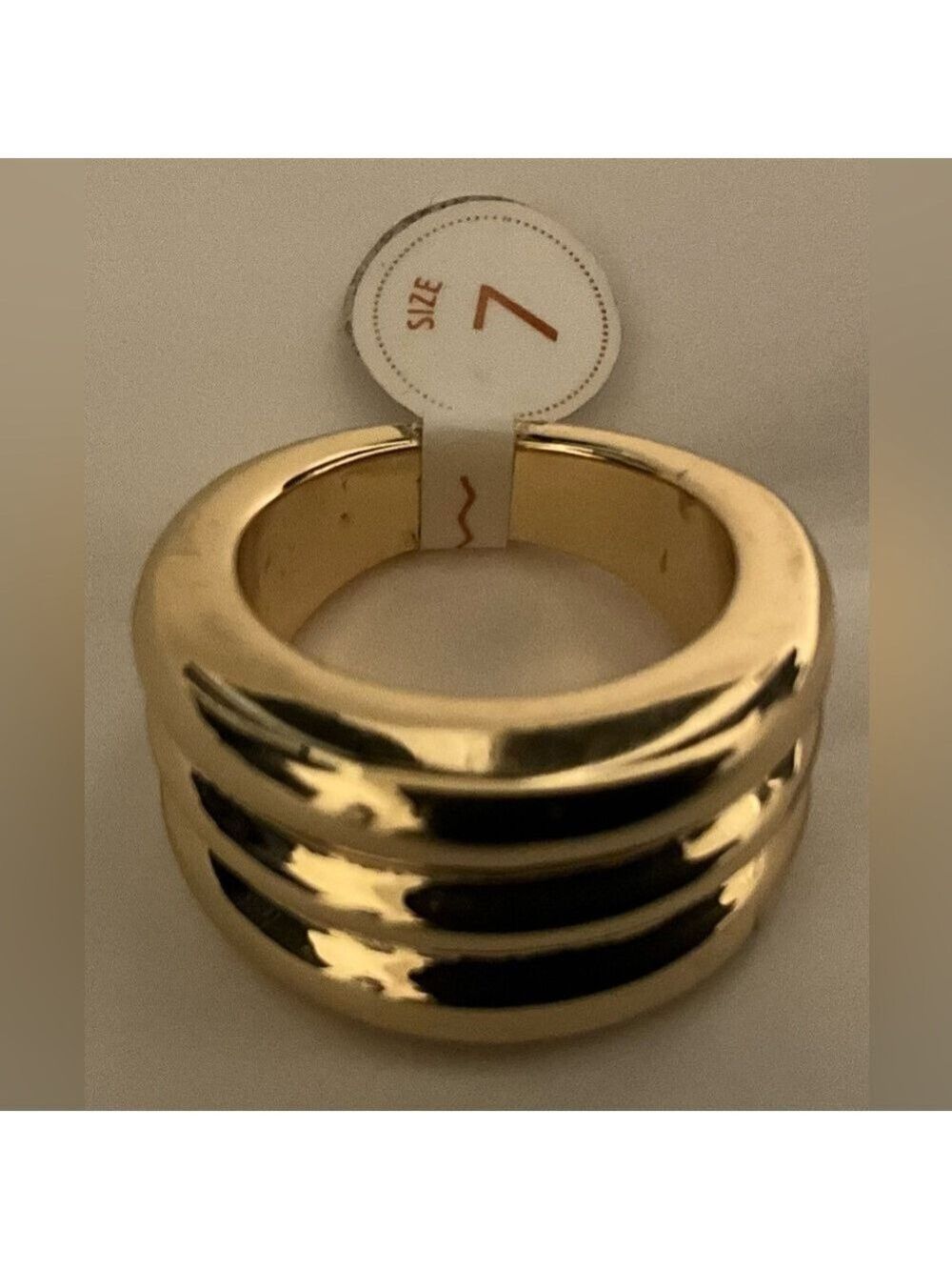 Anthropologie gold plated ring in size 7 - very classic in design